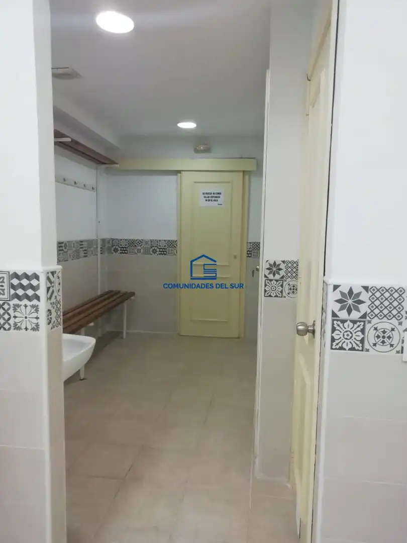 Baño de Local en venta en Cádiz