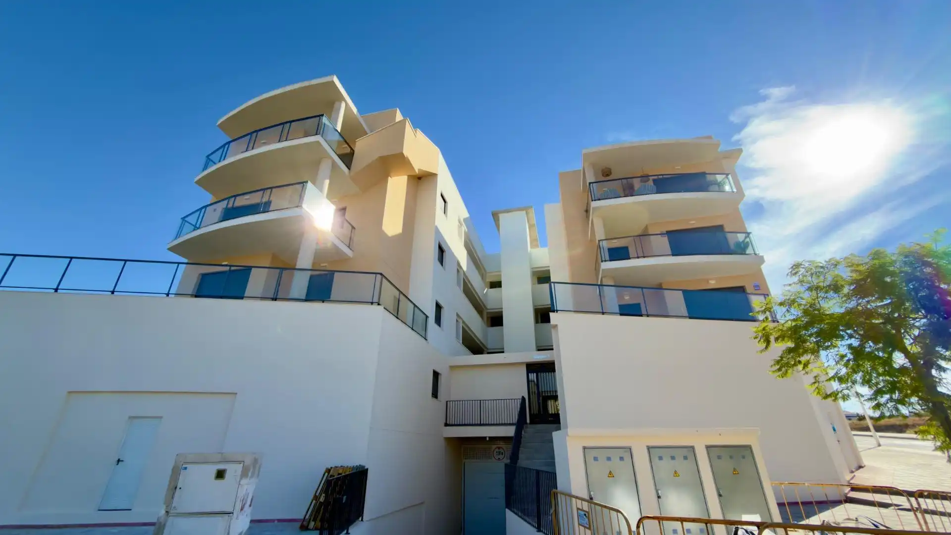 Vista exterior de Apartament en venda en Finestrat amb Aire condicionat, Calefacció i Jardí privat