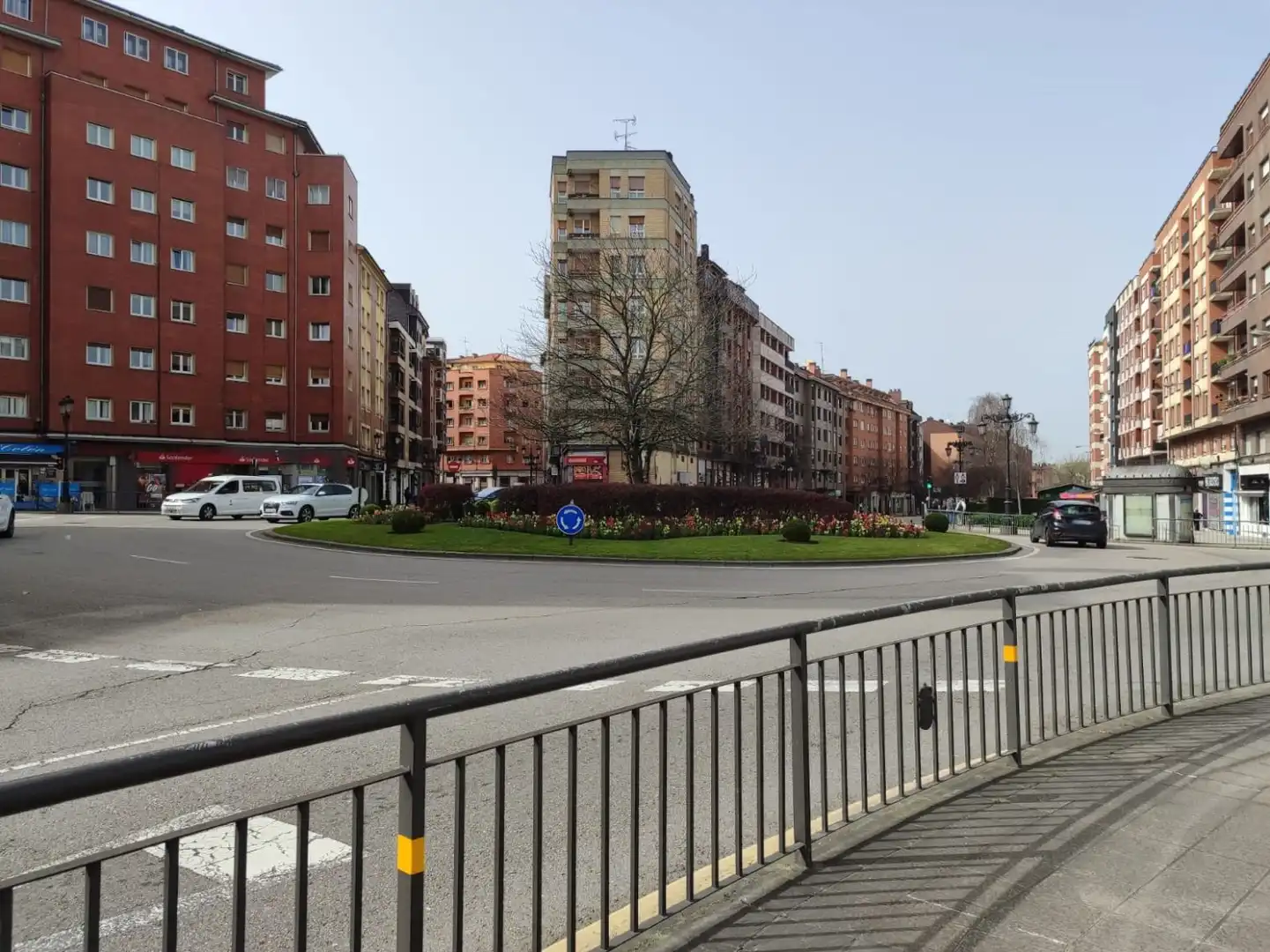 Vista exterior de Pis en venda en Oviedo 