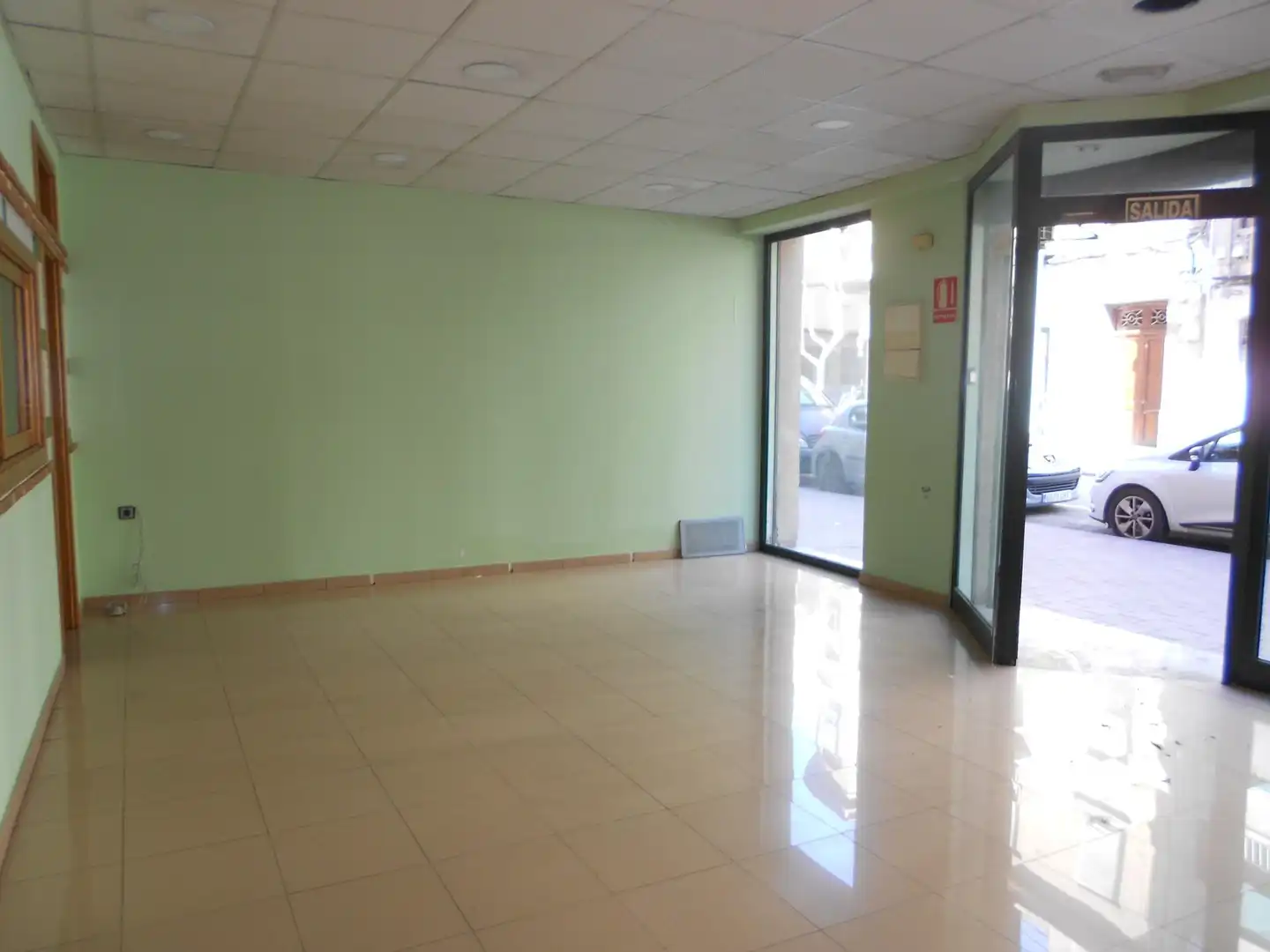 Local comercial en venda a Sur, imagen 3