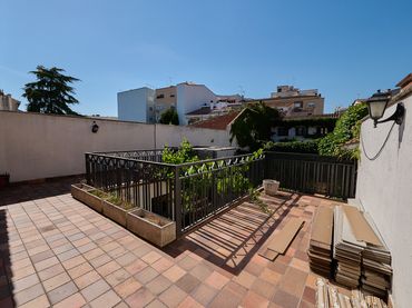 Casa con balcón en venta en Carrer Castellar