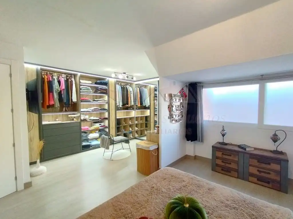 Schlafzimmer von Dachboden zum Verkauf in Elda