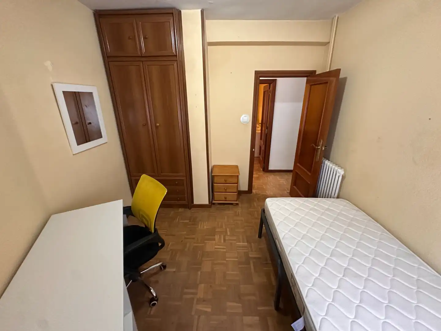Bedroom of Flat for rent in Cuenca  with Heating, Furnished and Oven