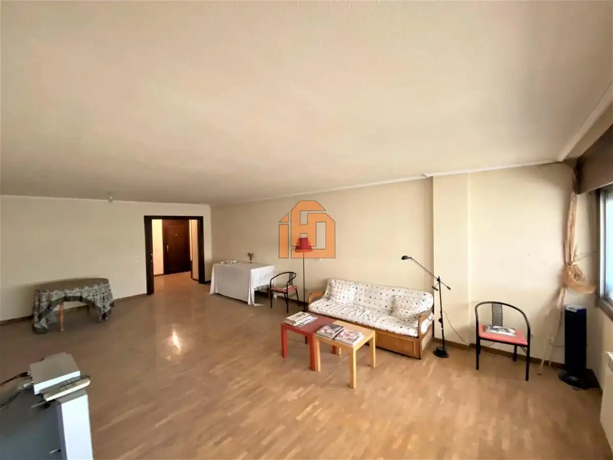 Flat with lift for sale in Calle Rodriguez Del Valle