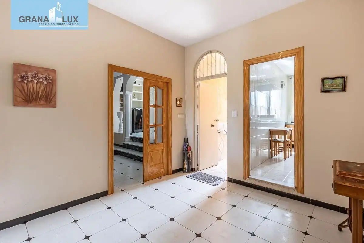 Chalet con terraza en venta en Calle de la Reina Mora, imagen 16