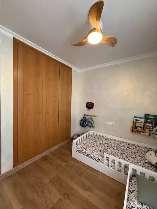 Schlafzimmer von Wohnung zum Verkauf in Marbella mit Klimaanlage, Heizung und Privatgarten