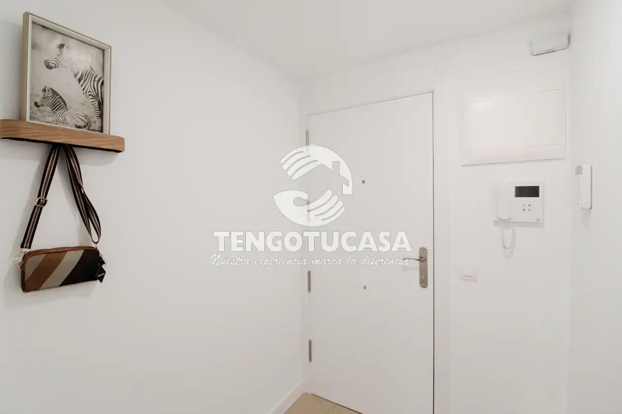 Flat for sale in Madrid  with Air Conditioner, Heating and Furnished