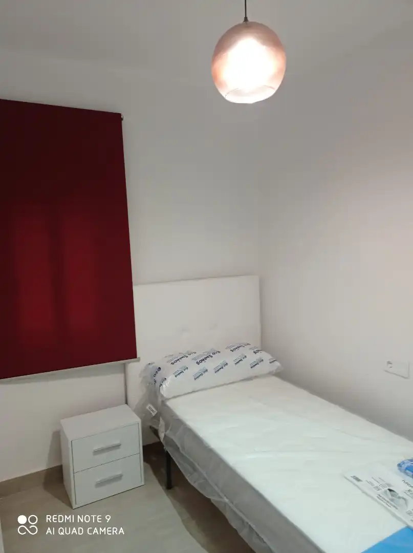 Habitación de Piso de alquiler en Huelva con Amueblado y Lavadora