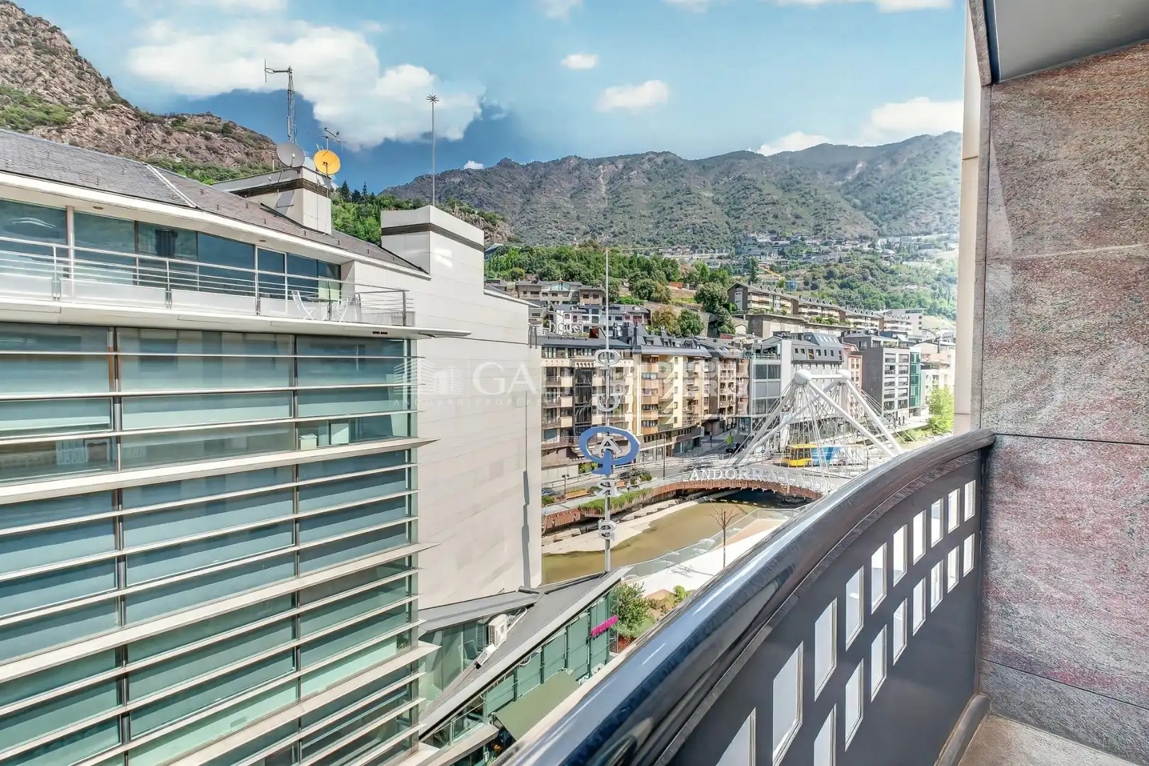 Vista exterior de Piso de alquiler en Andorra la Vella con Calefacción, Terraza y Balcón