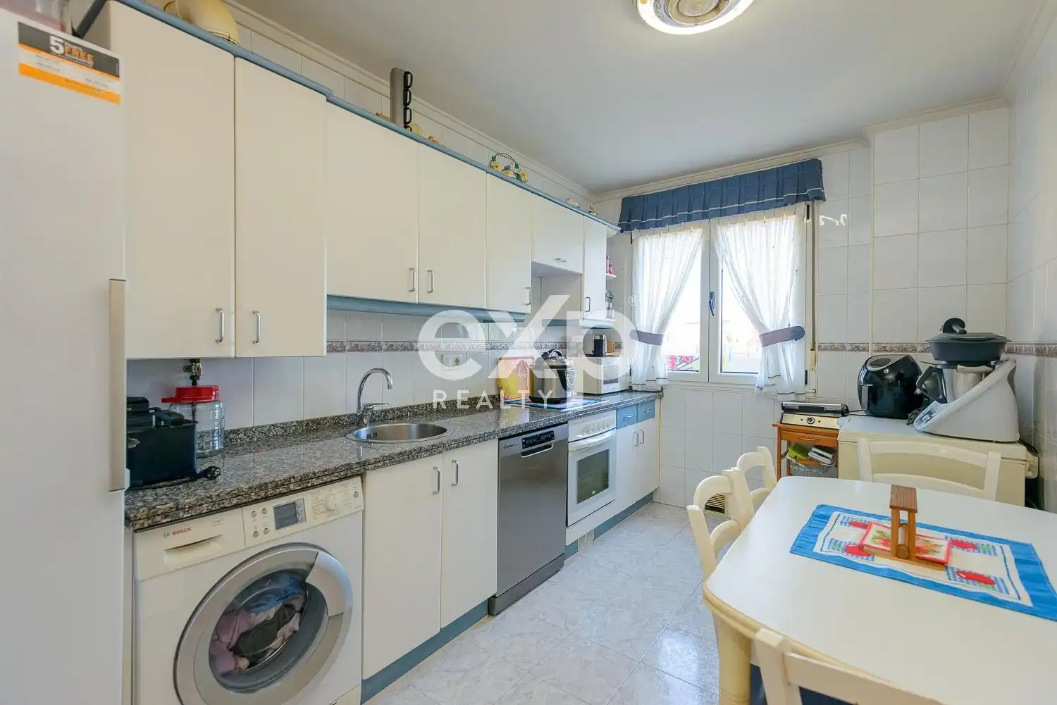 Kitchen of Flat for sale in Oviedo   with Heating, Storage room and Furnished