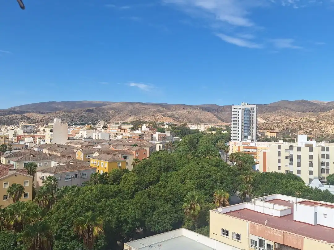 Vista exterior de Piso en venta en Los Ángeles - Cruz de Caravaca