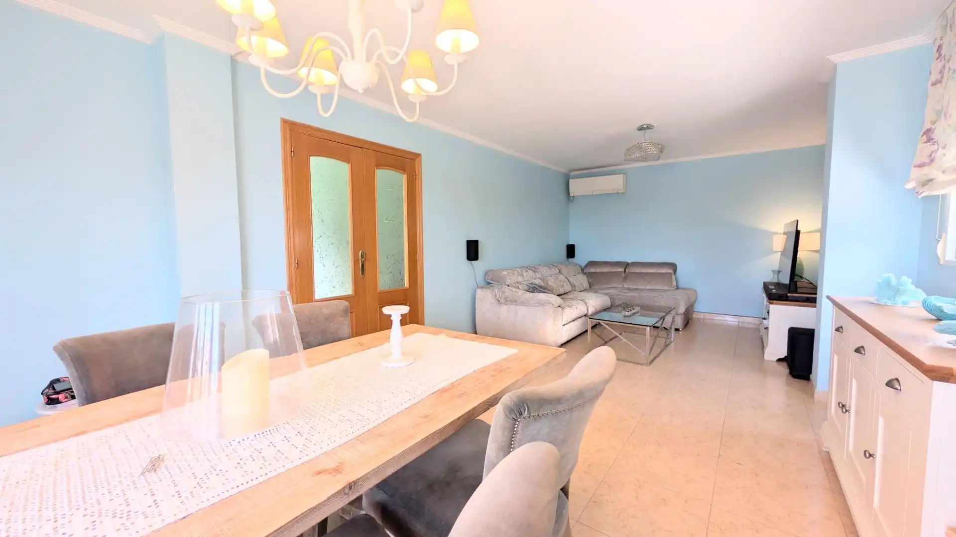 Sala d'estar de Casa o xalet en venda en Elche / Elx amb Aire condicionat, Calefacció i Jardí privat