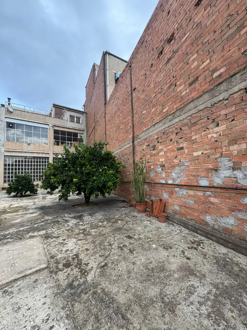 Industrial building with lift for sale in Carrer Sant Jaume 45, imagen 2