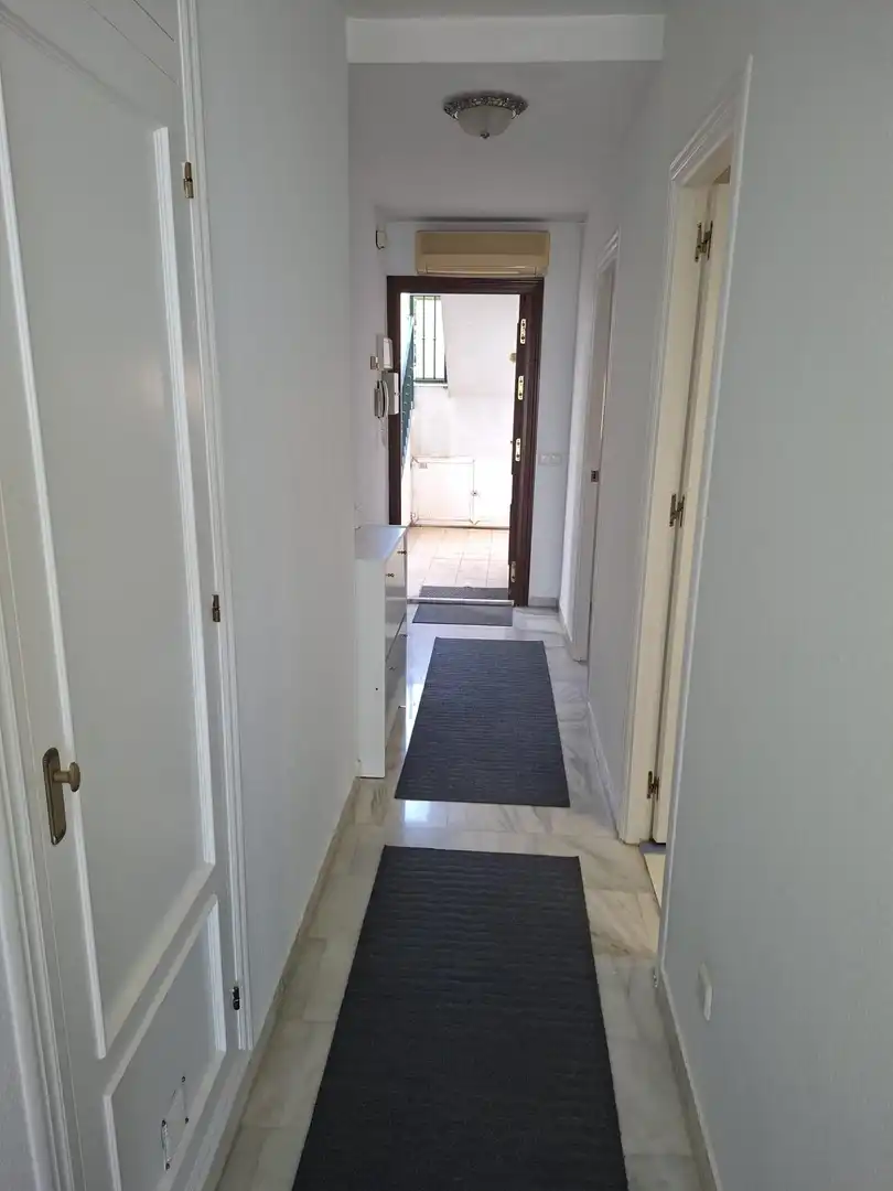 Erdgeschoss zum Verkauf in Fuengirola mit Terrasse, Möbliert und Gemeinschaftspool