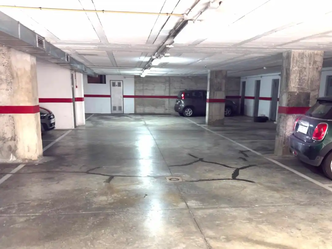 Parkplatz von Garage zur Miete in  Palma de Mallorca