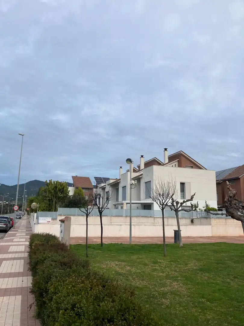 Xalet amb piscina en venda a Carrer Riu Cervol 8, imagen 3