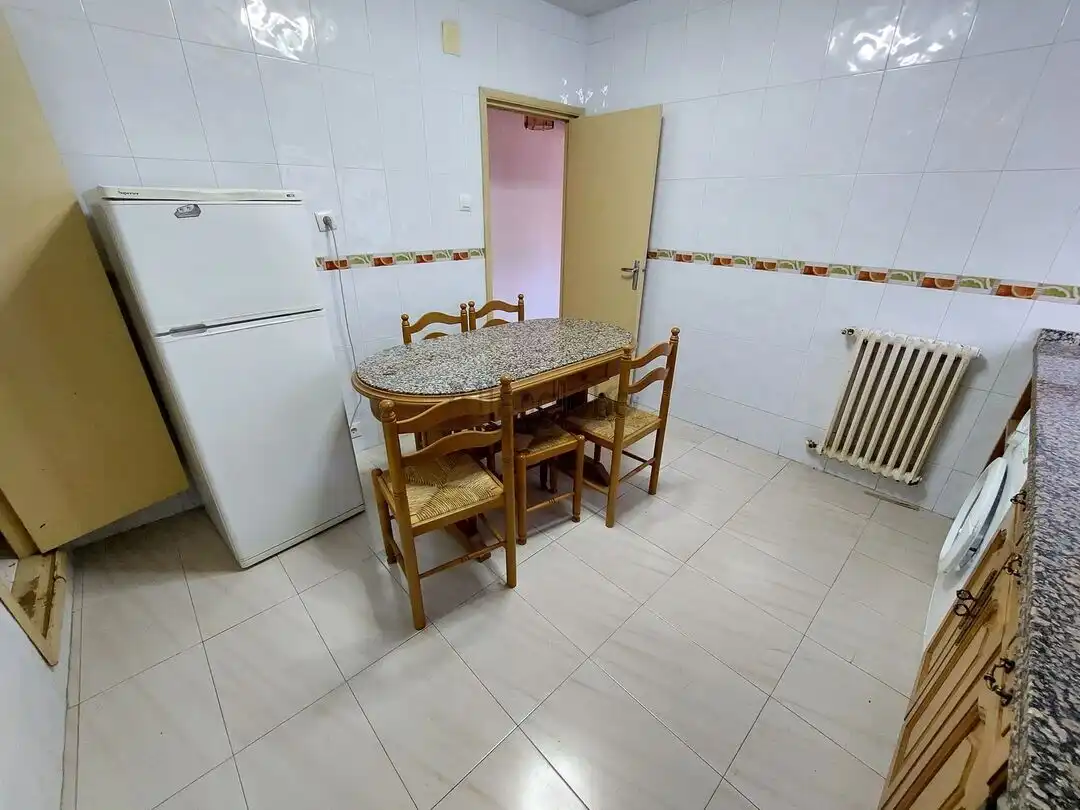 Comedor de Piso en venta en Oviedo  con Calefacción