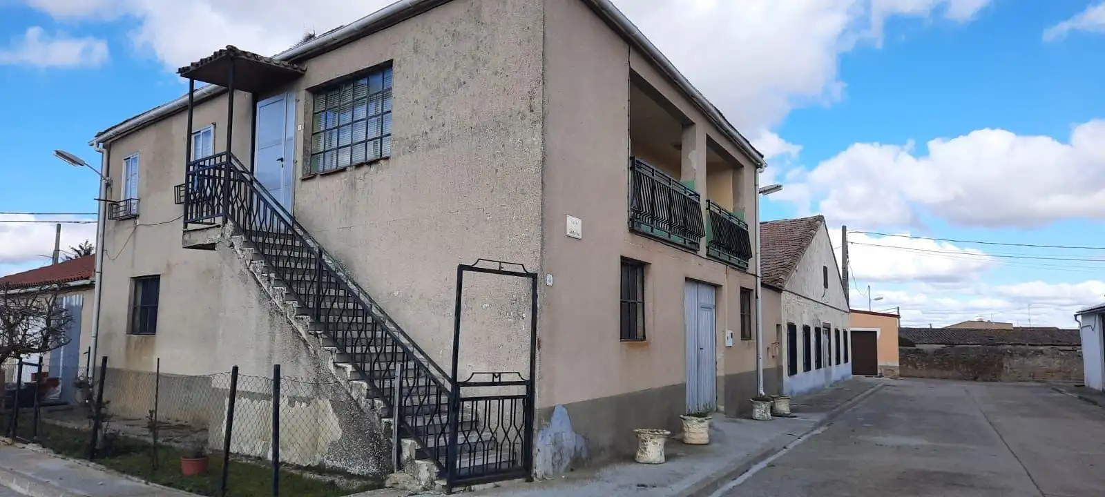 Exterior view of Houses for sale in El Pedroso de la Armuña   with Heating, Terrace and Storage room
