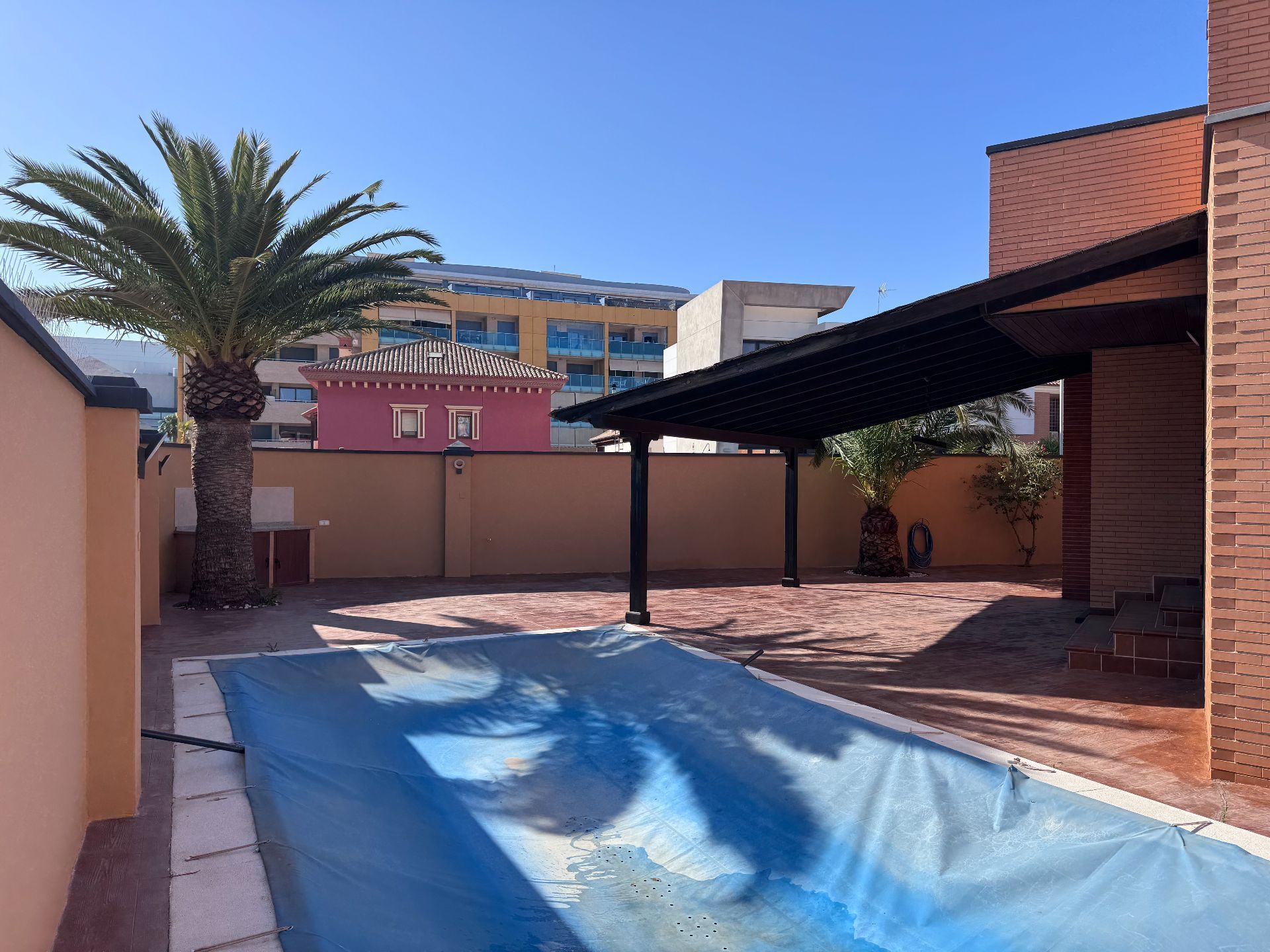Swimming pool of House or chalet for sale in Roquetas de Mar  with Air Conditioner, Private garden and Terrace