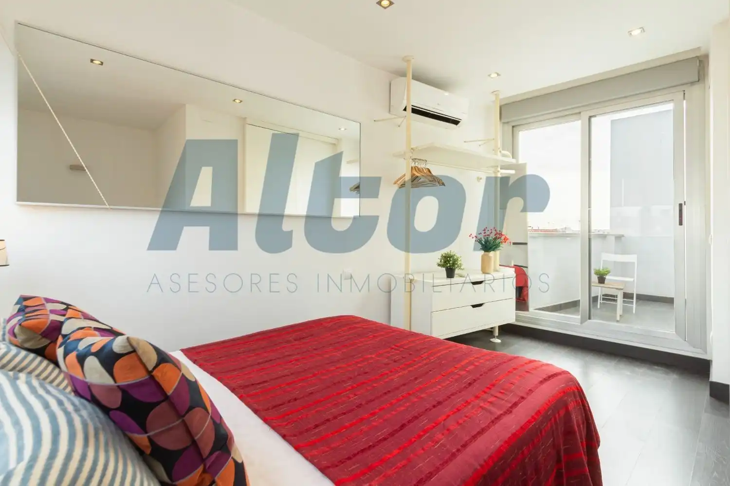 Bedroom of Attic for rent in Madrid  with Heating, Terrace and Furnished