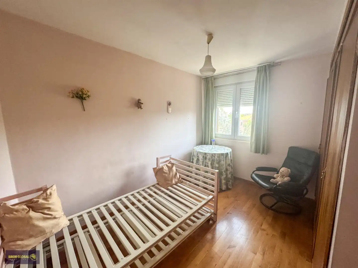 Dormitori de Casa o xalet en venda en Puentes Viejas amb Jardí privat, Traster i Moblat