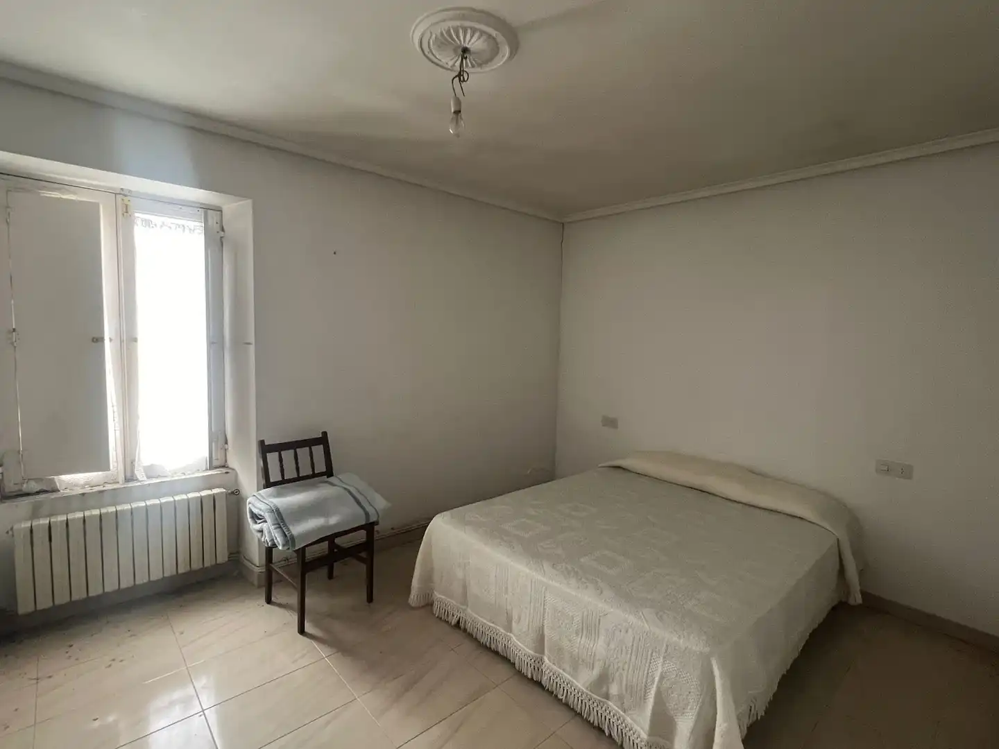 Schlafzimmer von Geschaftsraum zum Verkauf in Narón mit Heizung, Terrasse und Möbliert