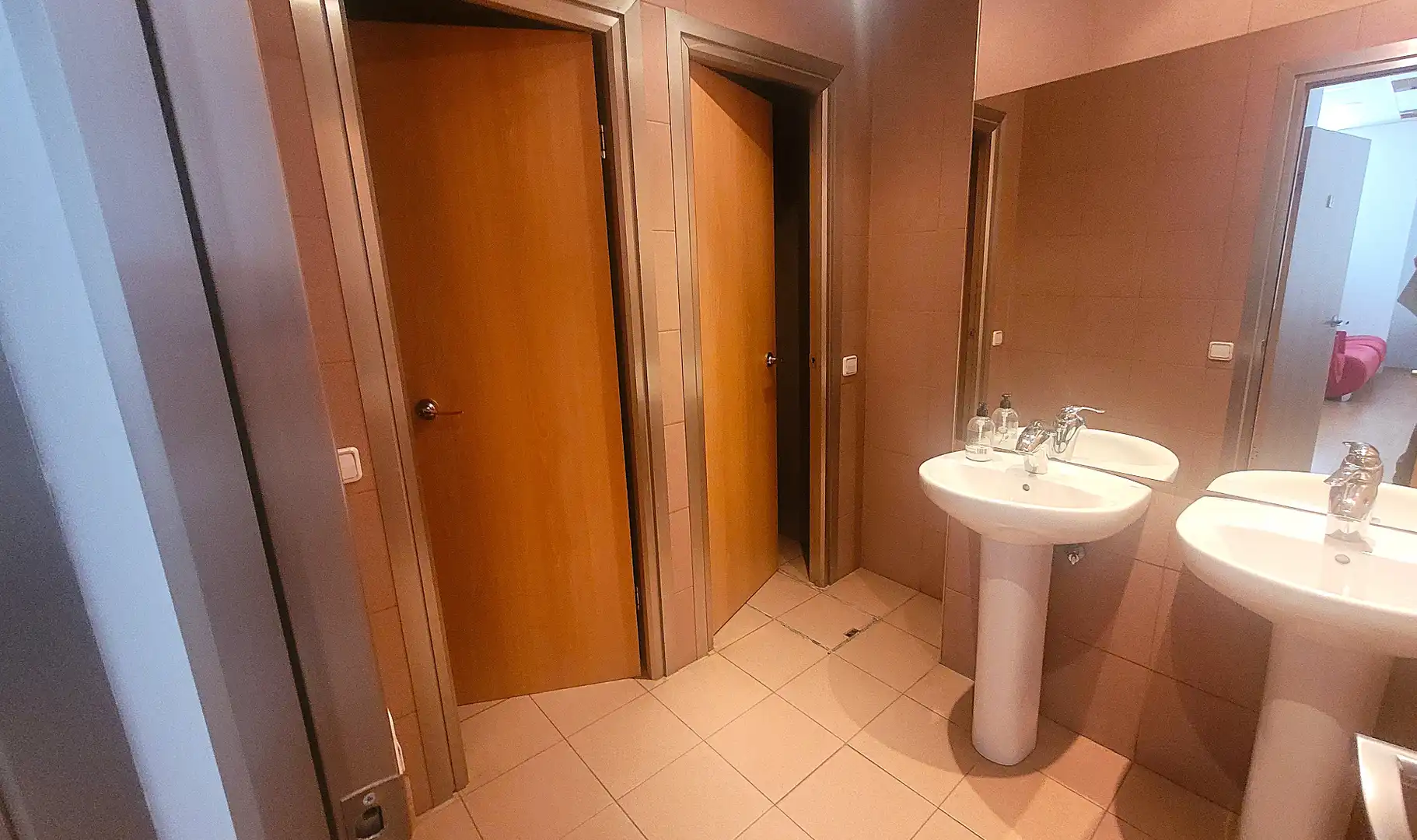 Nave industrial con ascensor en venta en Carrer de Suïssa, imagen 16