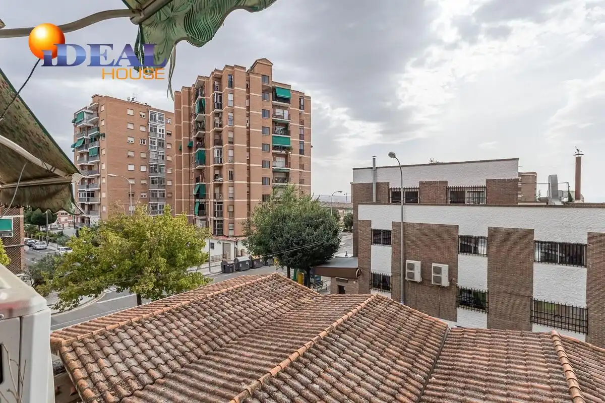 Exterior view of Flat for sale in Granada  with Air Conditioner and Terrace