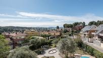 Vista exterior de Finca rústica en venda en Terrassa amb Terrassa i Piscina