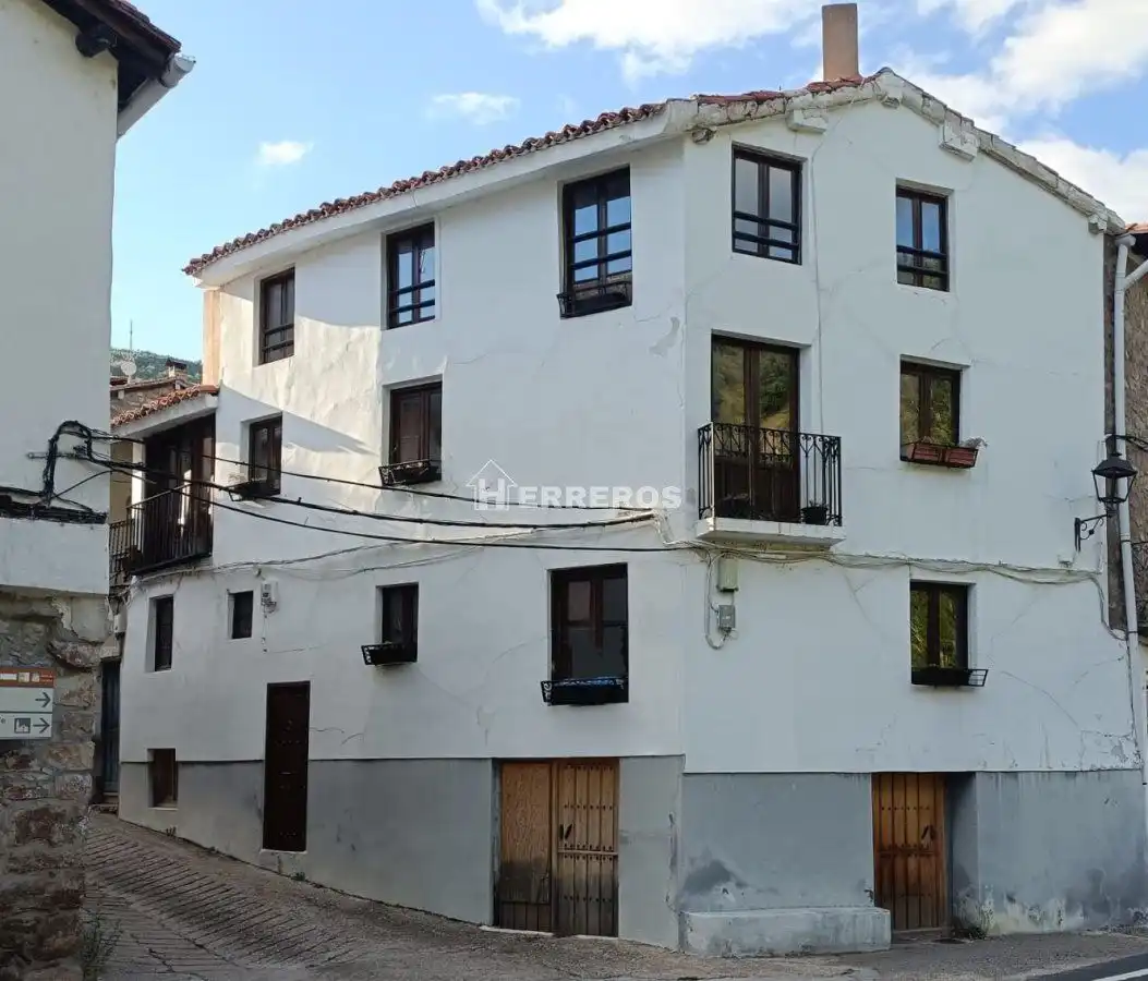 Vista exterior de Casa o chalet en venta en Villanueva de Cameros con Calefacción, Trastero y Balcón