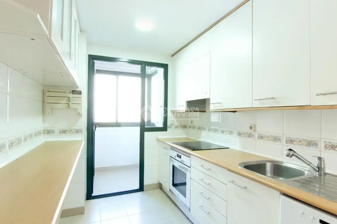 Flat with pool for sale in Barajas, imagen 4