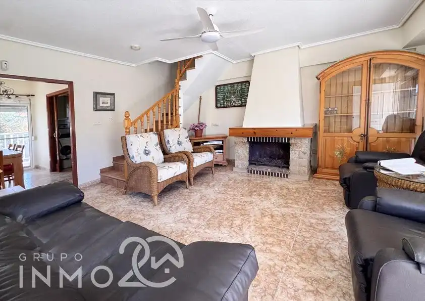 Sala de estar de Casa adosada en venta en Sueca con Aire acondicionado, Calefacción y Jardín privado
