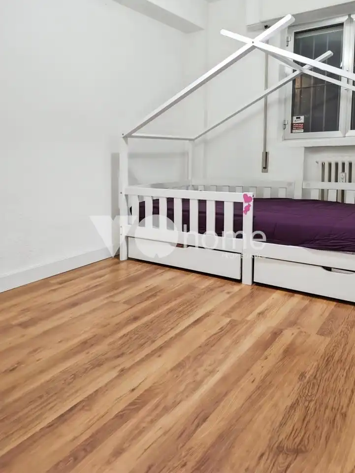 Habitación de Planta baja en venta en Madrid con Calefacción