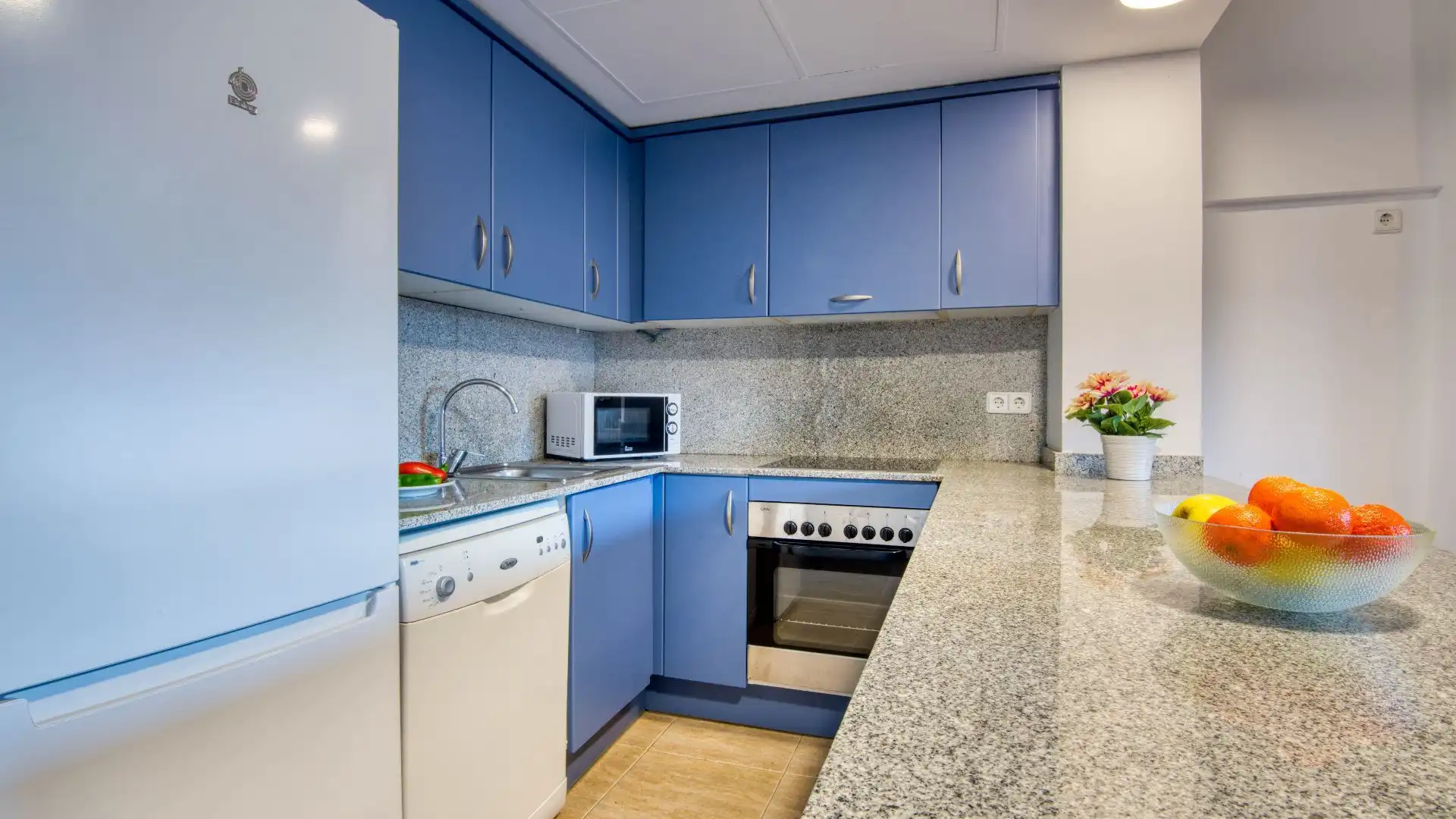 Cocina de Casa adosada en venta en L'Escala con Aire acondicionado, Calefacción y Terraza