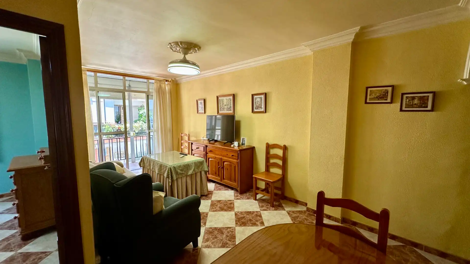 Sala de estar de Piso en venta en Castilleja de la Cuesta con Aire acondicionado y Terraza
