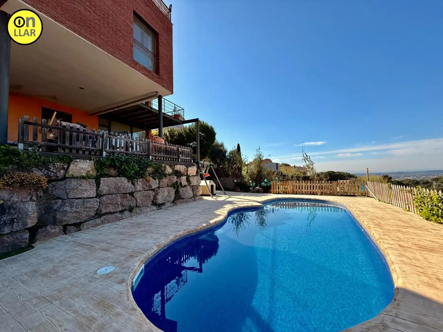 Casa con piscina en venta en Carrer AMISTAT, imagen 2
