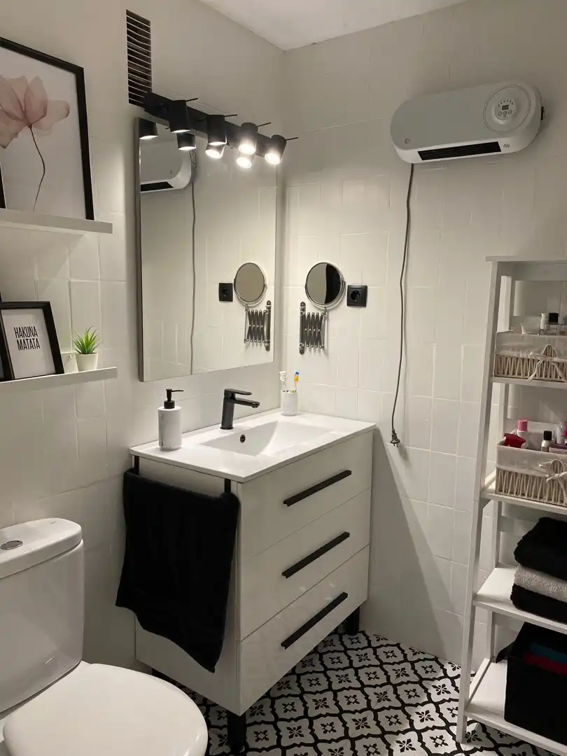 Bany de Apartament en venda en Valencia amb Moblat