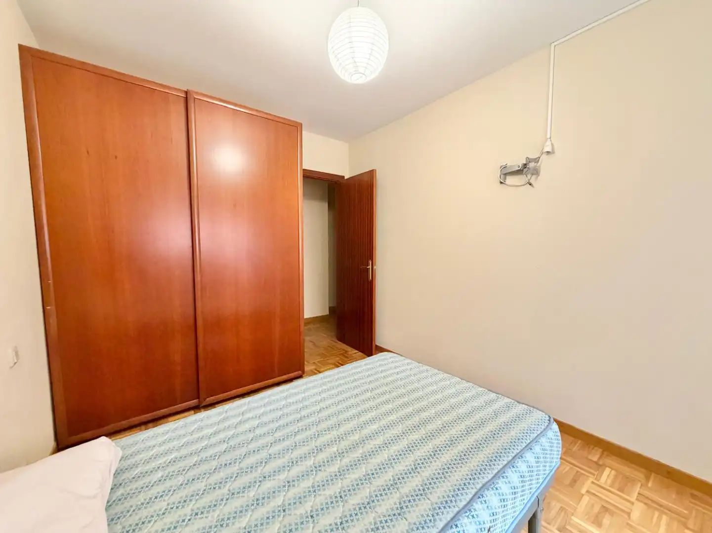 Habitación de Piso de alquiler en  Logroño con Calefacción, Parquet y Amueblado