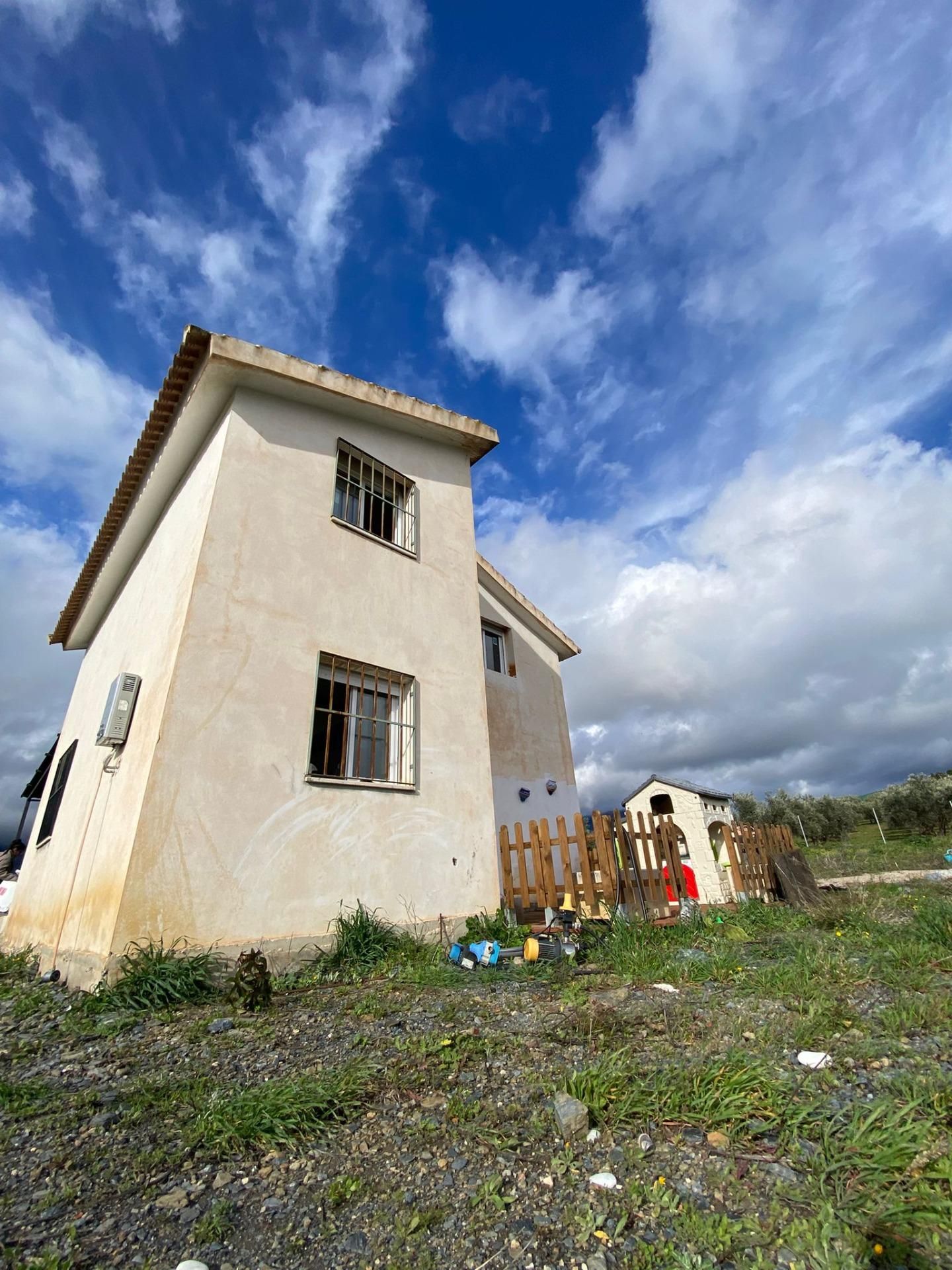 Außenansicht von Country house zum Verkauf in Riogordo
