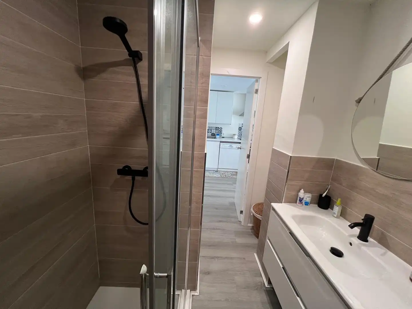 Badezimmer von Wohnungen zur Miete in Estepona mit Klimaanlage, Terrasse und Schwimmbad