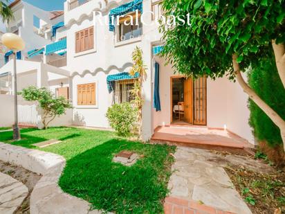 Exterior view of Single-family semi-detached for sale in El Campello  with Terrace, Furnished and Oven