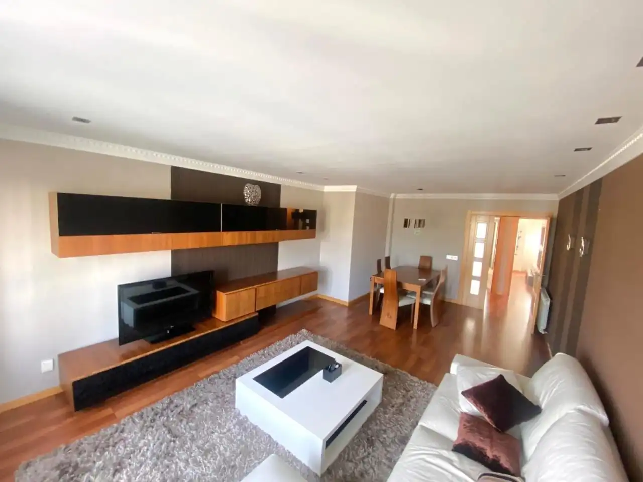 Sala de estar de Piso en venta en León Capital  con Calefacción, Terraza y Trastero