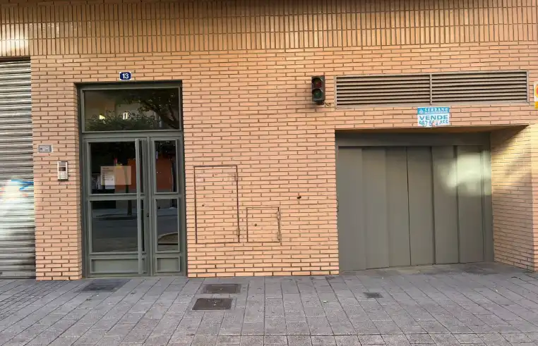 Vista exterior de Garatge en venda en Albacete