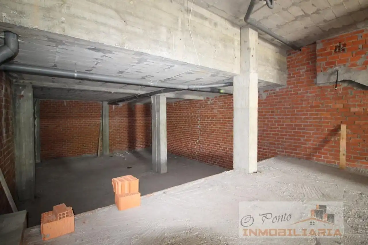 Local comercial en venda a O Feal - Xubia