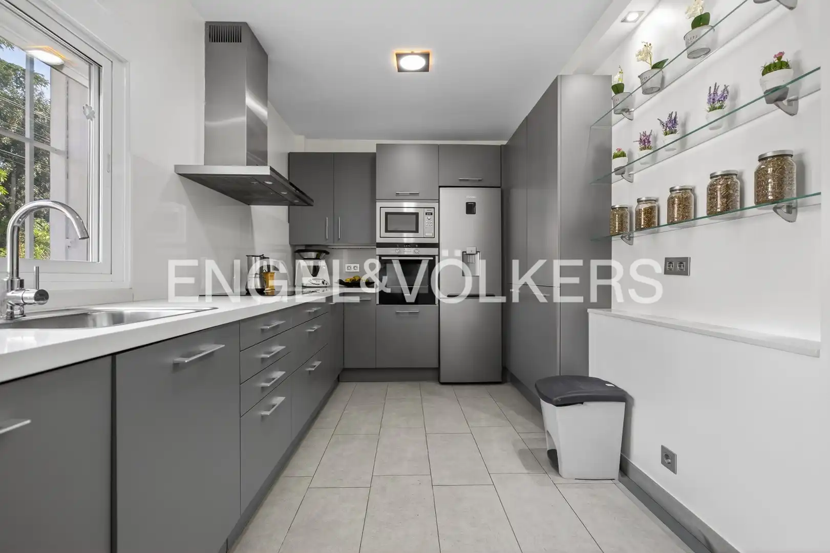 Casa con jardín en venta en Cerros de Montequinto, imagen 5