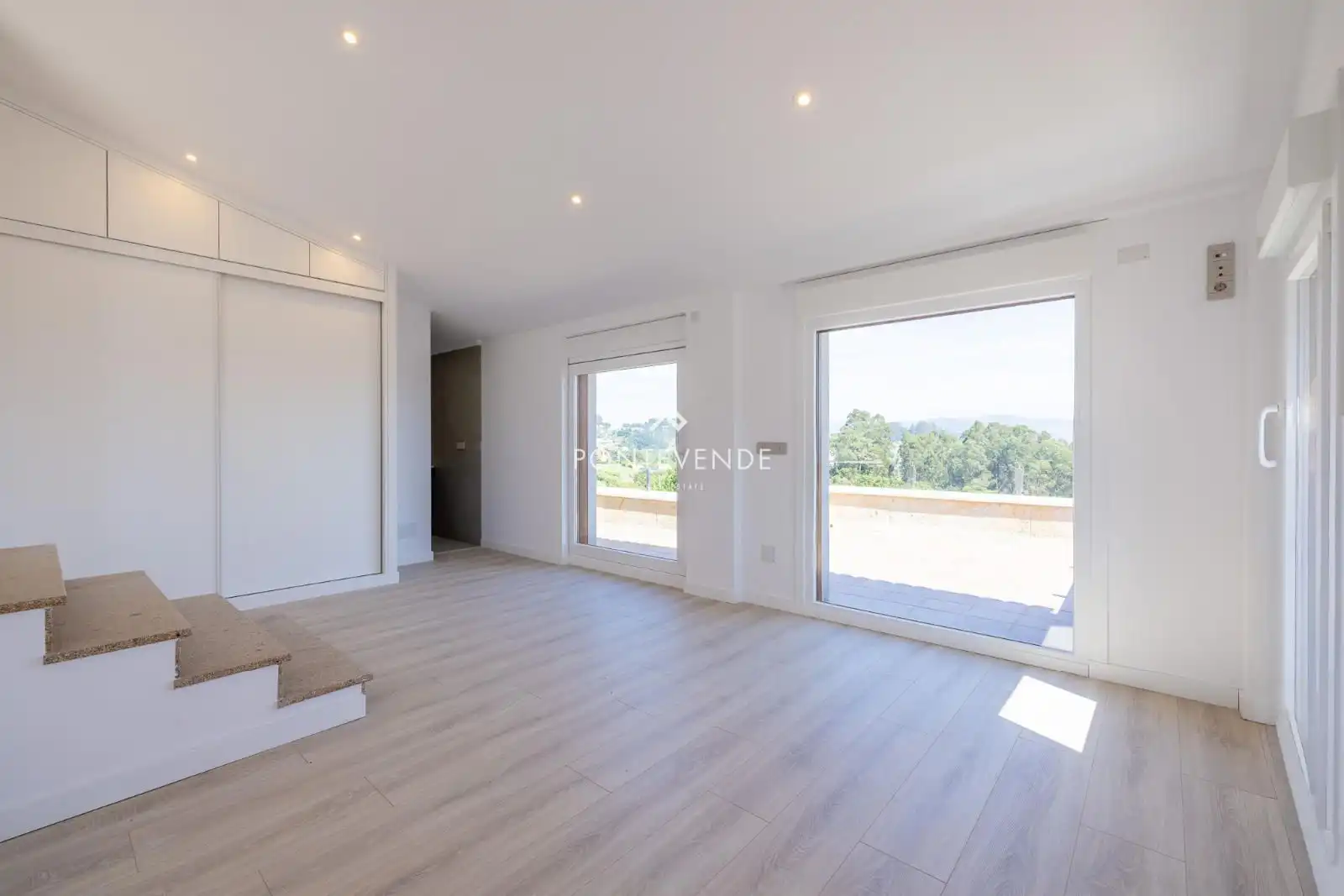 Living room of Houses for sale in Sanxenxo  with Private garden, Parquet flooring and Terrace