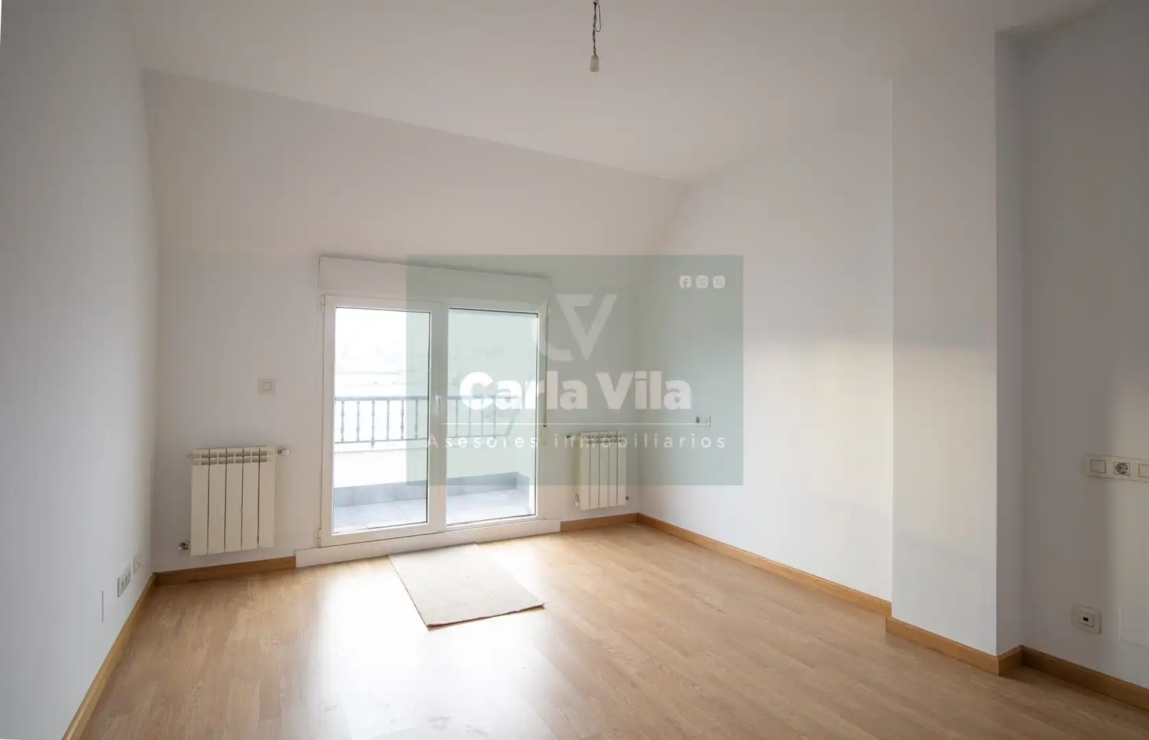 Sala de estar de Dúplex en venta en Lugo con Calefacción, Parquet y Terraza