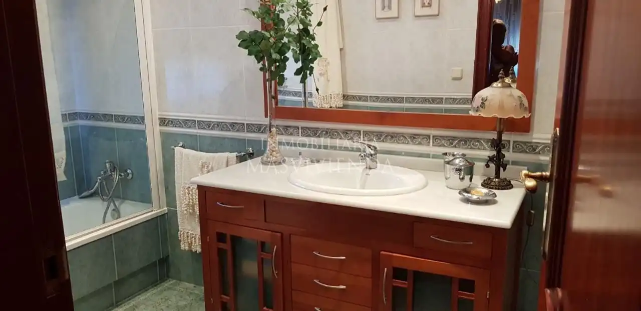 Bany de Casa o xalet en venda en Poio amb Terrassa i Piscina