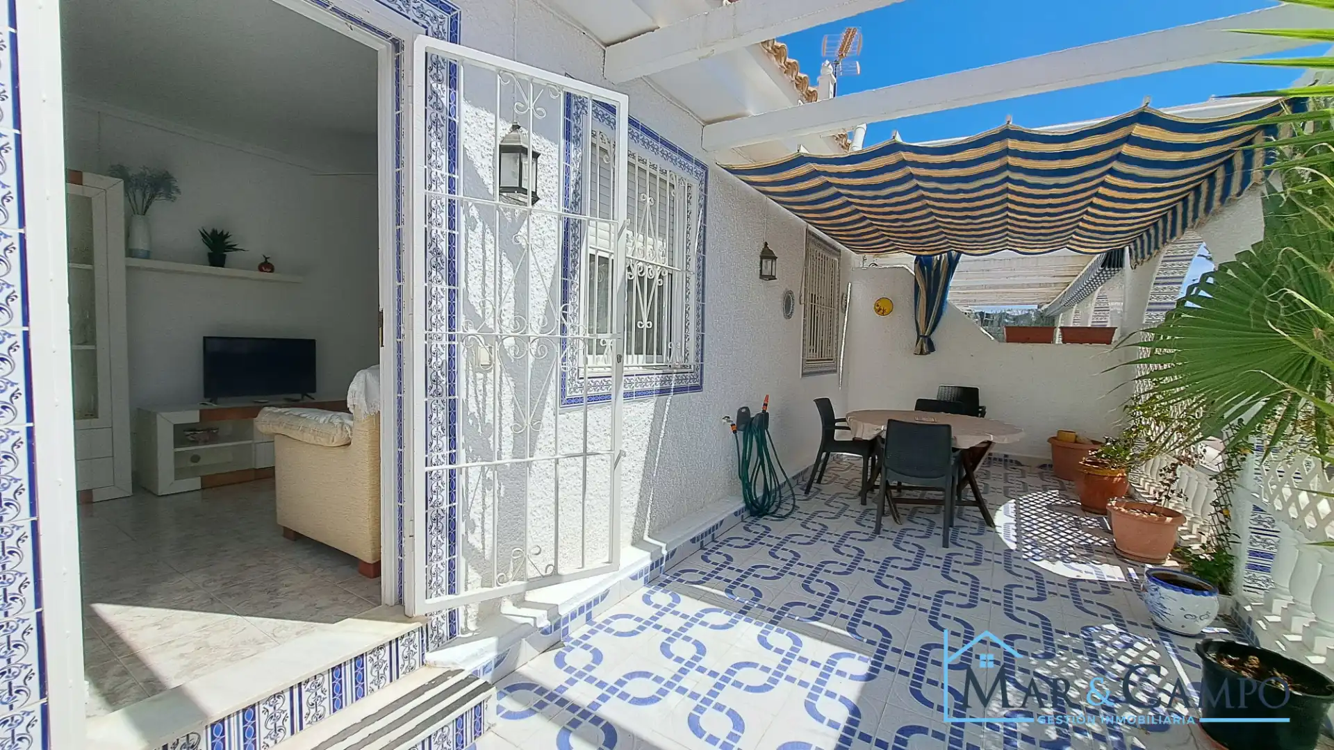 Adosado con jardín en venta en Calle Géminis, imagen 2