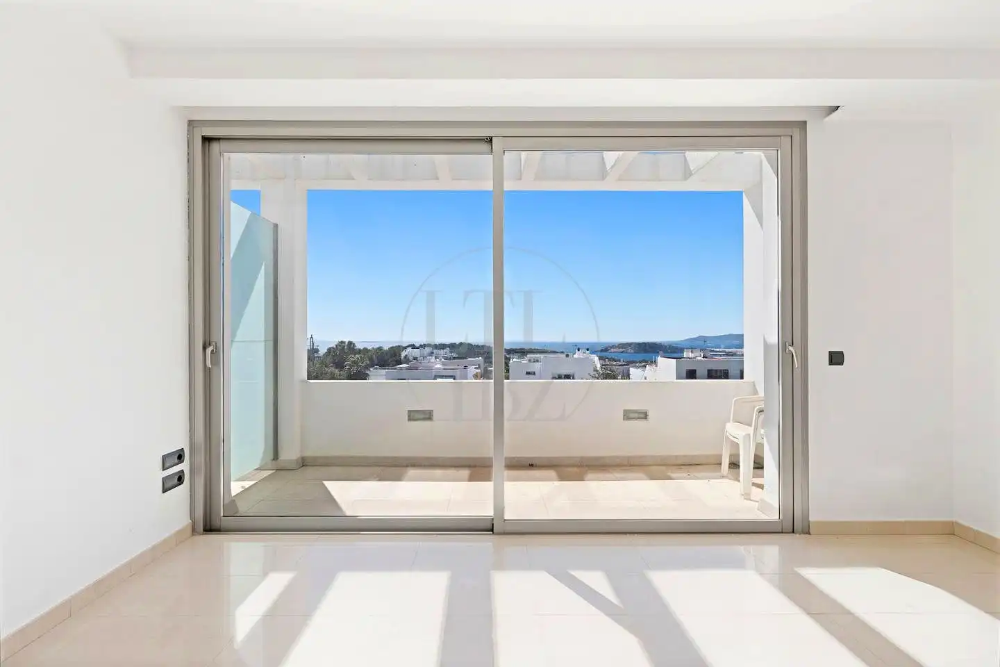 Casa amb terrassa en venda a Corneja, imagen 23